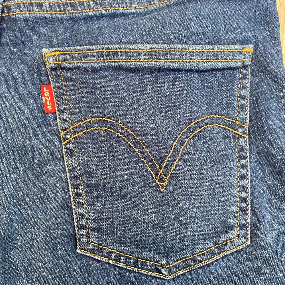 Levi High Waisted Shorts Size 29 Dark Wash - Picture 3 of 7